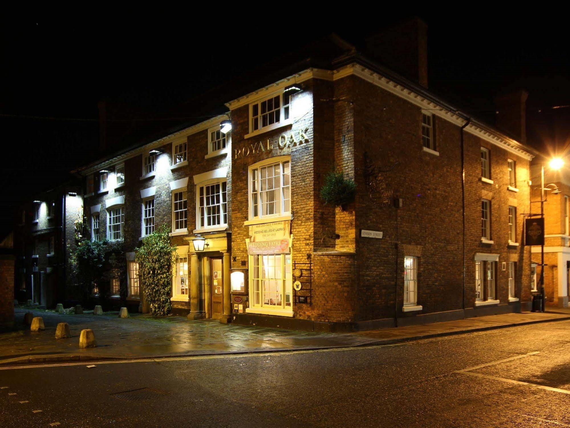 The Royal Oak Hotel, Welshpool, Mid Wales Extérieur photo